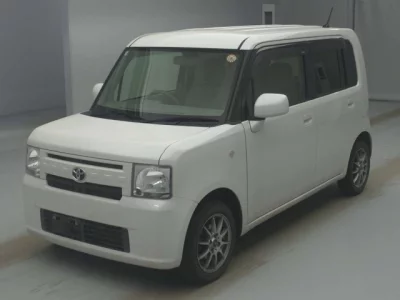 Toyota PIXIS SPACE  с аукциона в Японии