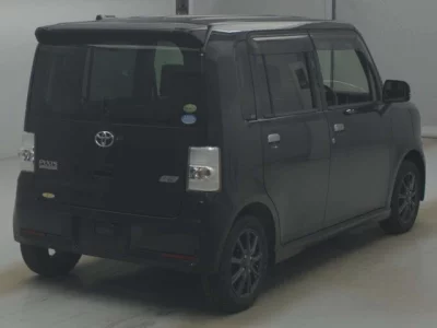 Toyota PIXIS SPACE  с аукциона в Японии