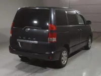 Toyota NOAH лот № 4153 оценка R  с аукциона в Японии 1
