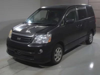 Toyota NOAH  с аукциона в Японии