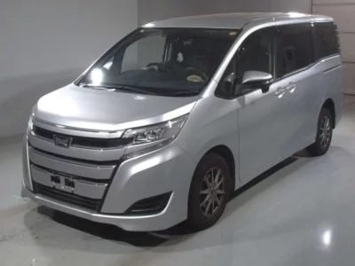Toyota NOAH  с аукциона в Японии