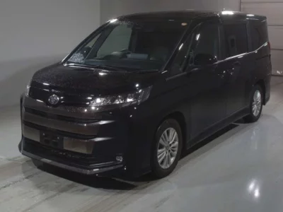 Toyota NOAH  с аукциона в Японии