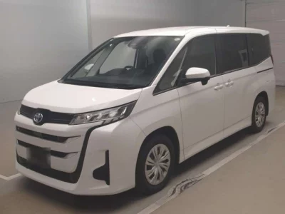 Toyota NOAH  с аукциона в Японии