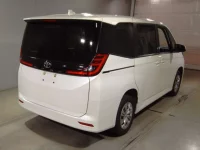 Toyota NOAH лот № 6003 оценка 4  с аукциона в Японии 1