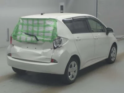 Toyota RACTIS  с аукциона в Японии