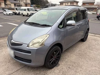 Toyota RACTIS  с аукциона в Японии