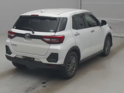 Toyota RAIZE  с аукциона в Японии