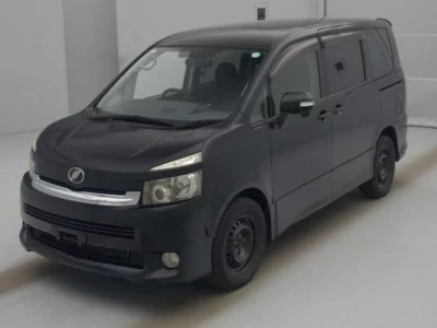 Toyota VOXY  с аукциона в Японии
