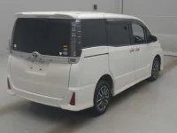 Toyota VOXY лот № 70166 оценка 3  с аукциона в Японии 1