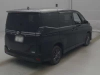 Toyota VOXY лот № 72019 оценка 4  с аукциона в Японии 1