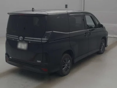 Toyota VOXY  с аукциона в Японии