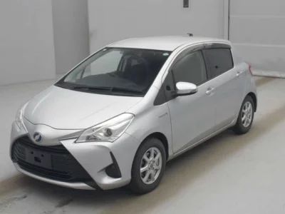 Toyota VITZ  с аукциона в Японии