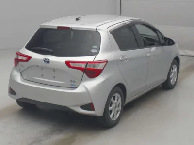 Toyota VITZ  с аукциона в Японии