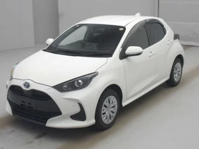 Toyota YARIS  с аукциона в Японии