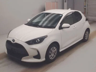Toyota YARIS  с аукциона в Японии