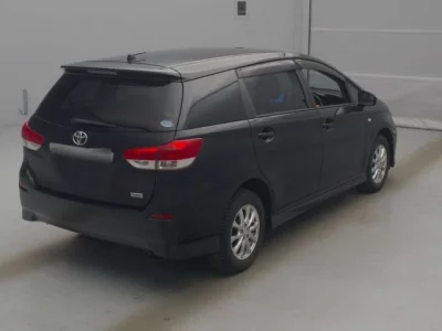 Toyota WISH  с аукциона в Японии