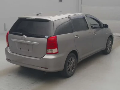 Toyota WISH  с аукциона в Японии