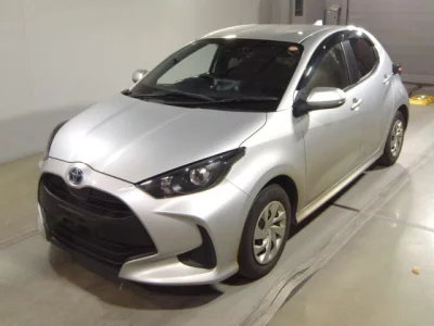 Toyota YARIS  с аукциона в Японии