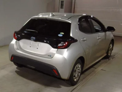 Toyota YARIS  с аукциона в Японии
