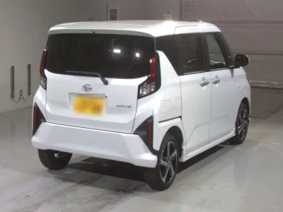 Daihatsu MOVE  с аукциона в Японии