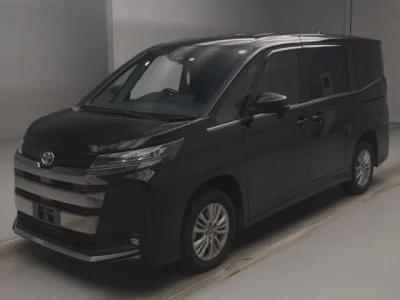 Toyota NOAH  с аукциона в Японии