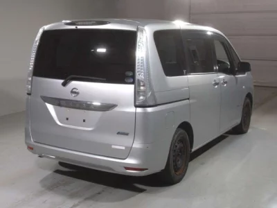 Nissan SERENA  с аукциона в Японии