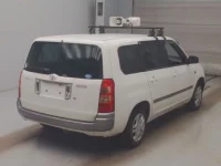 Toyota SUCCEED лот № 4023 оценка 3  с аукциона в Японии 1