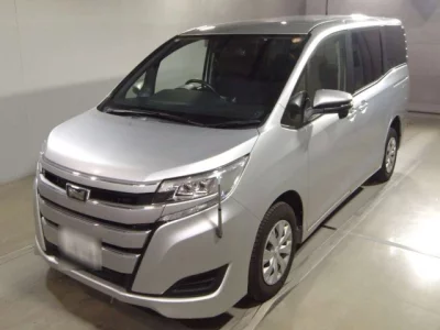 Toyota NOAH  с аукциона в Японии