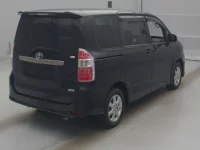 Toyota NOAH лот № 70338 оценка R  с аукциона в Японии 1