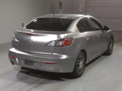Mazda AXELA  с аукциона в Японии