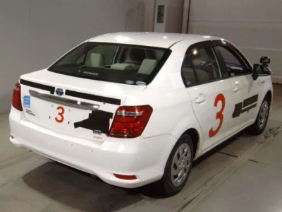 Toyota COROLLA AXIO  с аукциона в Японии