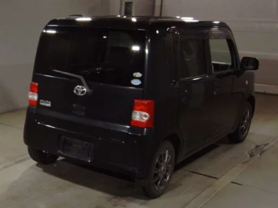 Toyota PIXIS SPACE  с аукциона в Японии