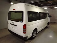 Toyota HIACE VAN лот № 32030 оценка 3.5  с аукциона в Японии 1