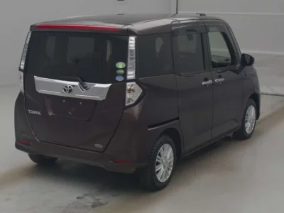 Toyota TANK