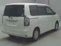 Toyota VOXY лот № 72150 оценка R  с аукциона в Японии 1