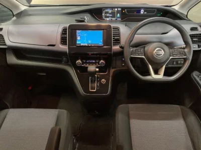 Nissan SERENA  с аукциона в Японии