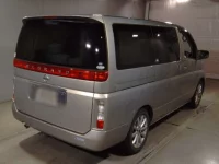 Nissan ELGRAND лот № 7057 оценка 3.5  с аукциона в Японии 1