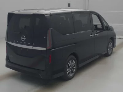 Nissan SERENA  с аукциона в Японии