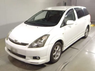 Toyota WISH  с аукциона в Японии