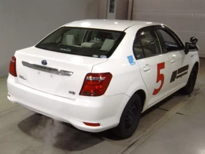 Toyota COROLLA AXIO  с аукциона в Японии
