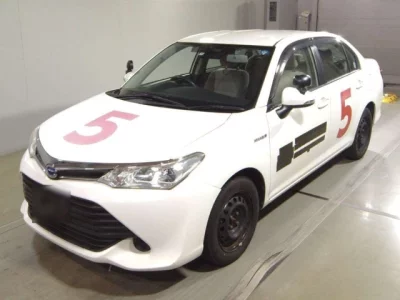 Toyota COROLLA AXIO  с аукциона в Японии