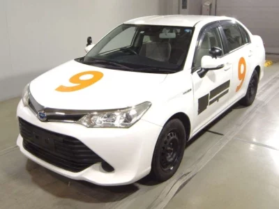 Toyota COROLLA AXIO  с аукциона в Японии