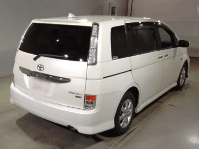 Toyota ISIS