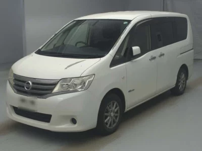 Nissan SERENA  с аукциона в Японии