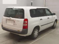 Toyota SUCCEED лот № 70134 оценка 2  с аукциона в Японии 1