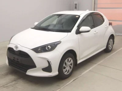 Toyota YARIS  с аукциона в Японии