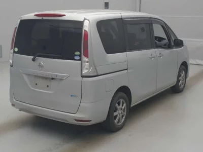 Nissan SERENA  с аукциона в Японии