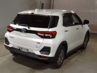 Toyota RAIZE лот № 6033 оценка 4  с аукциона в Японии 1