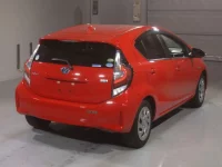 Toyota AQUA лот № 2292 оценка 4  с аукциона в Японии 1