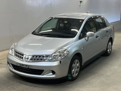 Nissan TIIDA LATIO